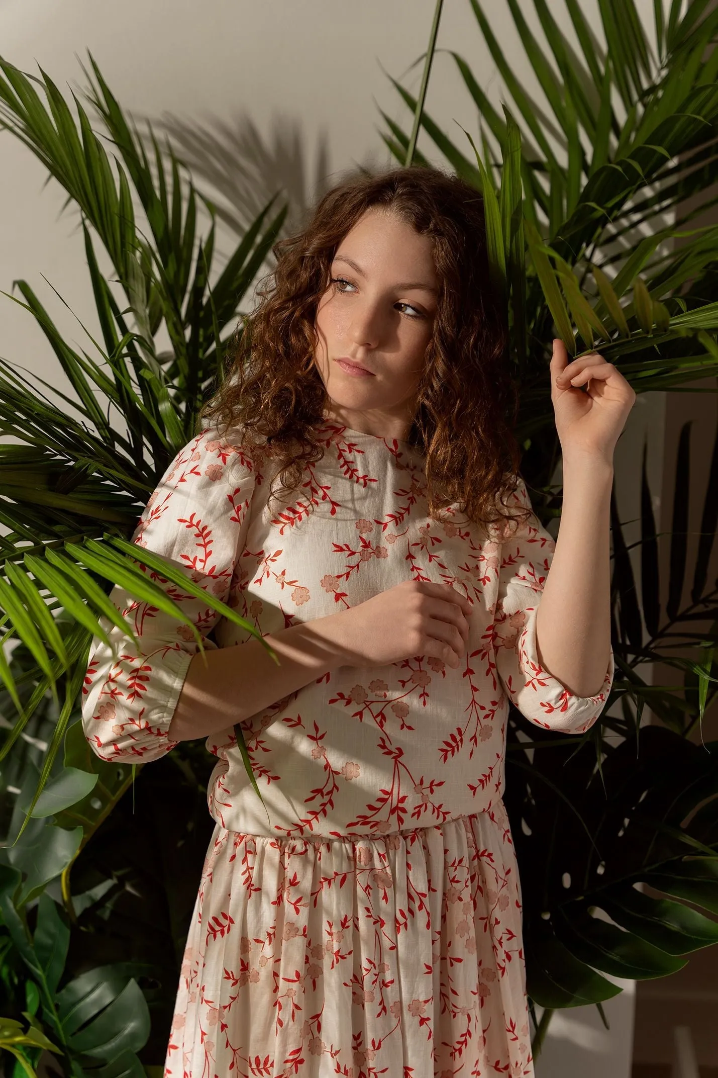 BAMBOO PINK FLORAL LINEN BUTTON BACK BLOUSE [Final Sale]