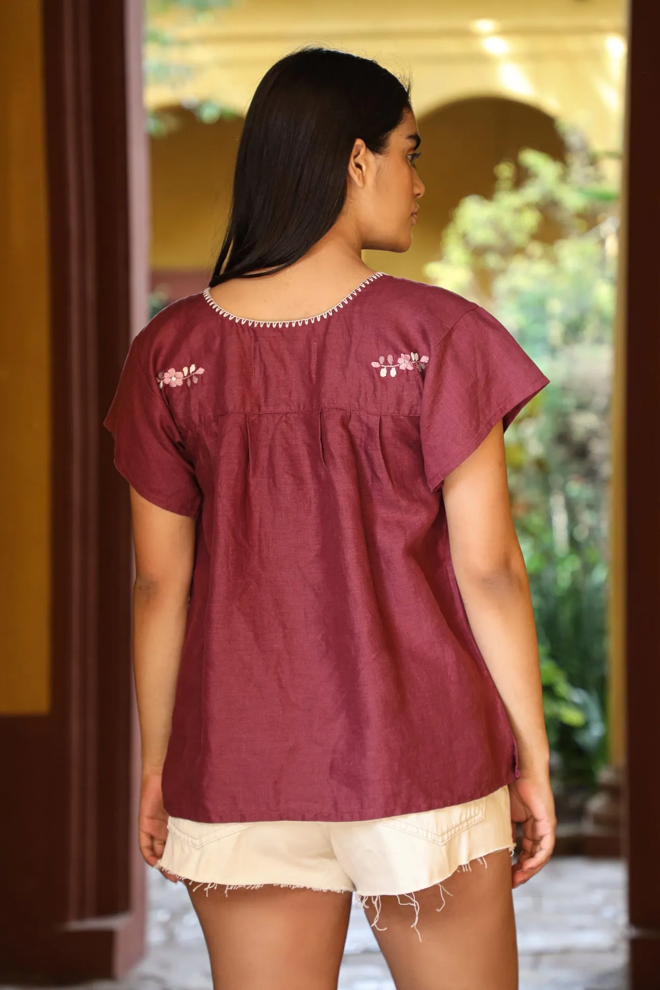 EMBROIDERED LINEN BLOUSE "VINO" IN BORDEAUX